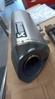 Výfuk Akrapovič - 4