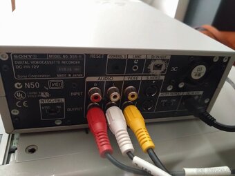 SONY DSR 11 - 4