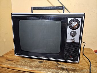 HITACHI F-14la retro TV japan. Solid state - 4