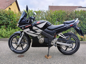 Honda CBR125R - 4