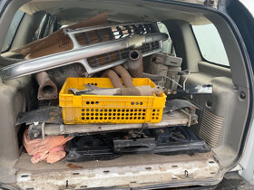 Chevrolet Tahoe 2005, 5.3V8, 4x4 na náhradní díly nebo celek - 4