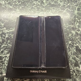 Samsung galaxy Z Fold 5 256/12 GB - 4