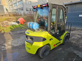 Manipulační vozík VZV CLARK 3.5t LPG - 4