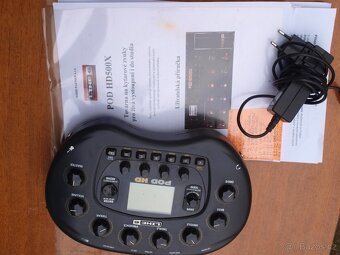 PRODÁM multiefekt LINE6 POD HD - černá LEDVINA + držák - 4