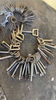 Staré klíče 118 ks směs - 4