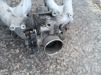 Volvo b230 sání - 4