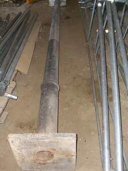 Prodám staré litinové sloupy - 4