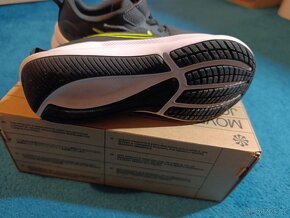 Dětské běžecké boty Nike - vel.31,5 - 4