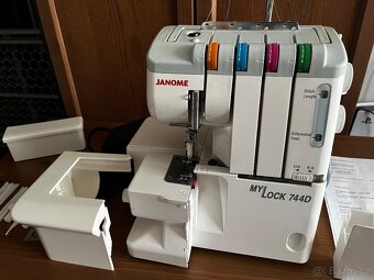Janome 744D overlock - 4