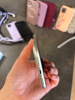 iPhone 11 64gb bílá - 4