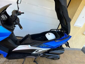 Skútr Maxon Discovery 300 - zánovní - 4
