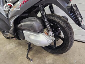 Honda SH 300i - 4