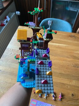 LEGO FRIENDS: Dobrodružný tábor Dům na stromě (41122 - 4