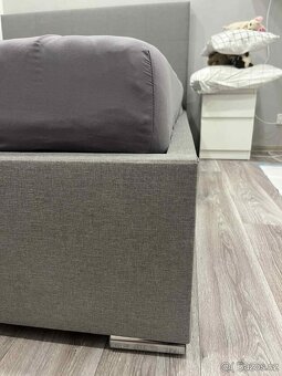 Krásná polstrovaná postel 140x200 - 4