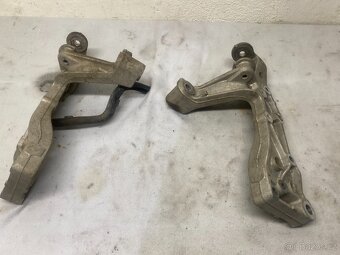 ŠKODA OCTAVIA 2 2004-2013 - KONZOLE PŘEDNÍCH RAMEN - 4