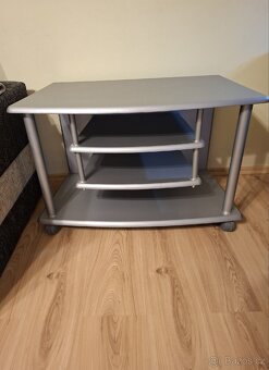 Televizní stolek - 4