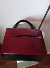 Elegantní kabelka červené - černá - 4
