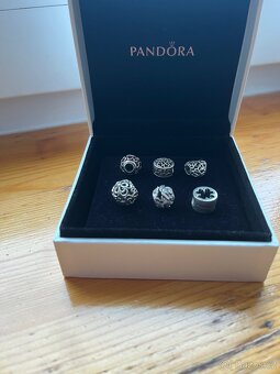 Originál Pandora náramek Srdce + 6 přívěsků - 4