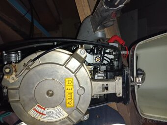 Prodám dvoutaktní motor Suzuki DT 15 + člun - 4