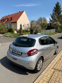 Peugeot 208 1.4 benzin najeto 120xxx km nová stk - 4