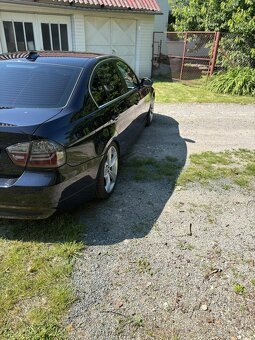 Prodám BMW e90 330i - 4