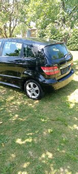 Mercedes Benz - 4