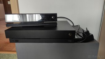 Xbox One X 1TB + Kinect 2 + Forza Hry + Ovladač + Adaptér + - 4