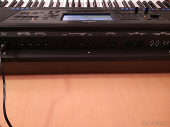 Klávesy Yamaha PSR-SX900 (s rozšířeními syntezátorů) + zbýva - 4