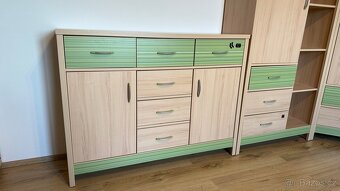 Dětský pokoj – Skříně a postel - 4