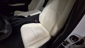 Lexus UX 250h, 4x4 E-FOUR   LUXURY+ - 4