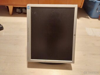 Monitor HP 1740, úhl. 44 cm - 4