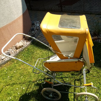 Prodám starý kočárek pro děti Libertu - sporťák- slídová okn - 4