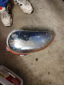 Nádrž Jawa 250 - 4