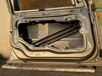 Levé přední dveře volvo xc70 - 4