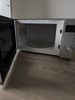 Mikrovlnná trouba s grilem - 4