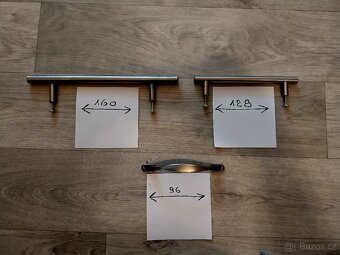 Kovové nábytkové úchytky. - 4