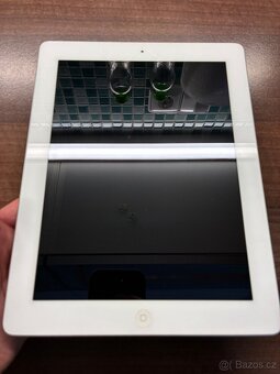 iPad 4 16GB White top stav - 4