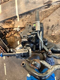 Přední náprava BMW e34 s převodkou řízení - 4
