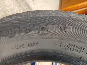 dve letni gumy 195/65 R15 s dezenem 4,5mm - 4