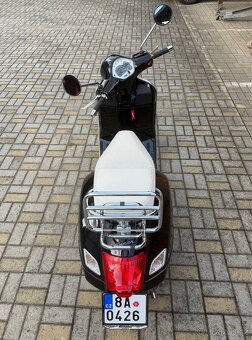 Piaggio Vespa GTS 300 - 4