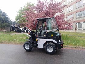 Kolový nakladačZL10 - 4