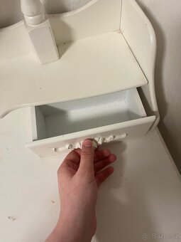 Kosmetický stolek - 4