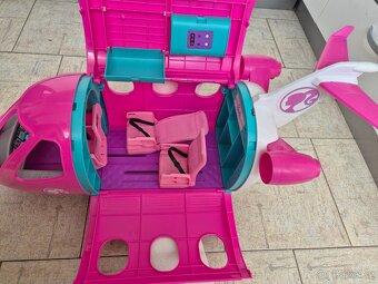 Nabízím Barbie letadlo a sanitku - 4