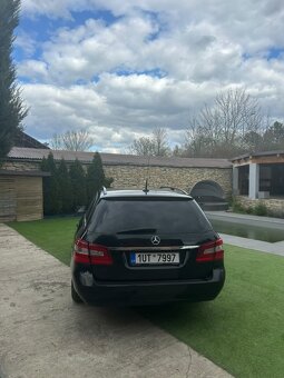 Mercedes E200 2012 rok - 4