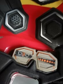 Hráčská helma CCM TACKS 310 M SR - 4