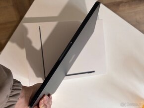 MacBook Air 13.6” (2022) - 8 GB RAM, 512 GB SSD, téměř nový - 4
