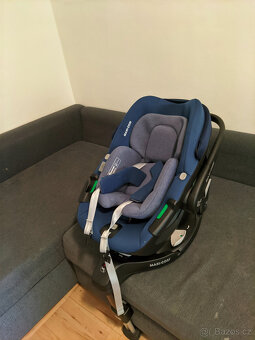 Maxi-Cosi Pebble 360 s otočnou základnou FamilyFix Pro - 4