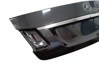 Páté dveře černá metalíza 197 Mercedes E350 sedan r.v. 2012 - 4