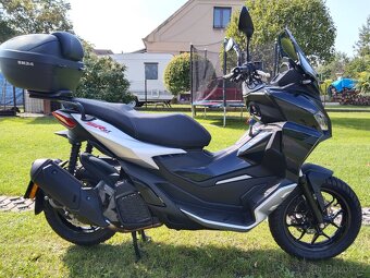 Prodám skútra Aprilia SR GT 200 - 4