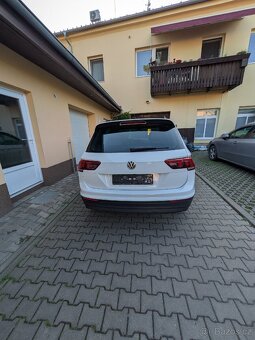 Volkswagen Tiguan Highline  4x4 
 - 4